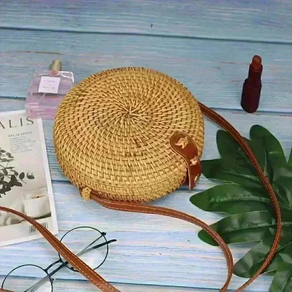 Rattan Woven Round Bag - Picture 5 of 6